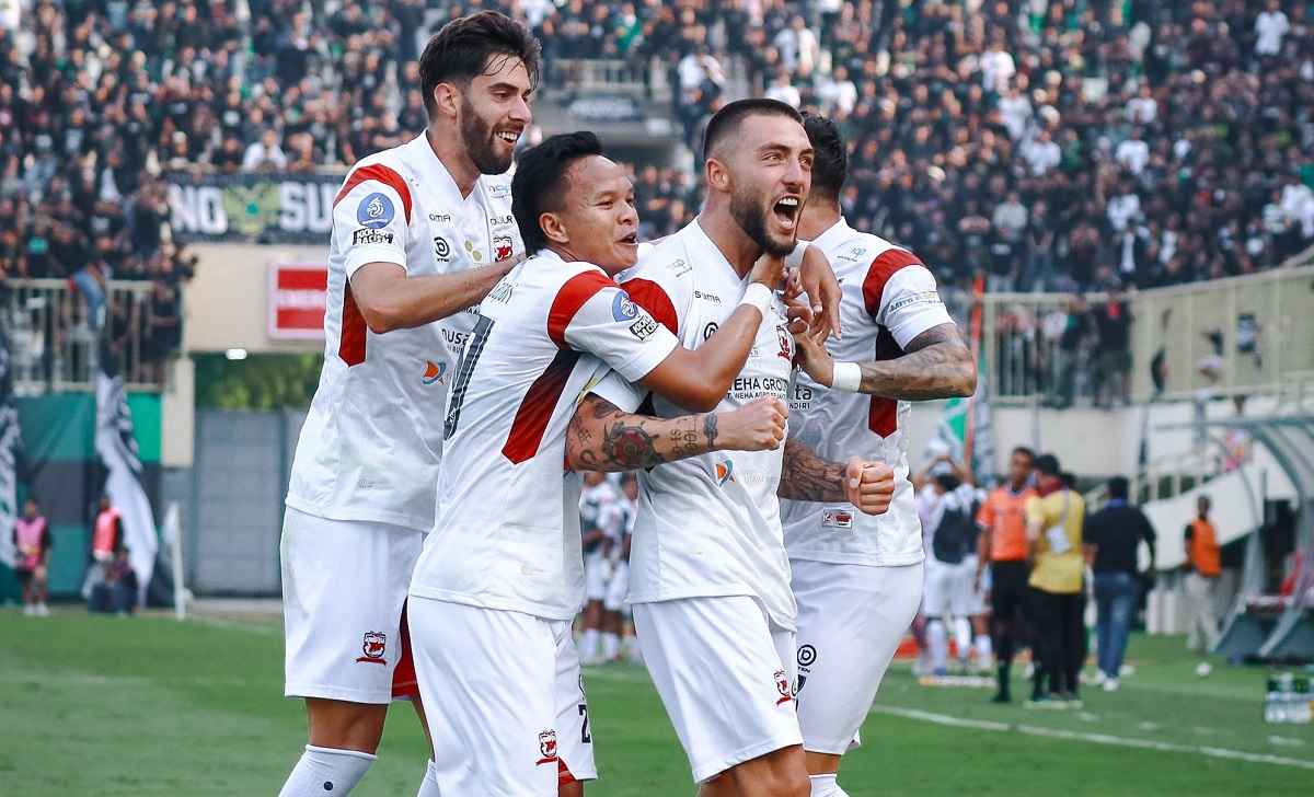 Madura United Pegang Keunggulan 1-0 atas PSS Sleman di Babak Pertama Jadi Sorotan — Madura United Unggul